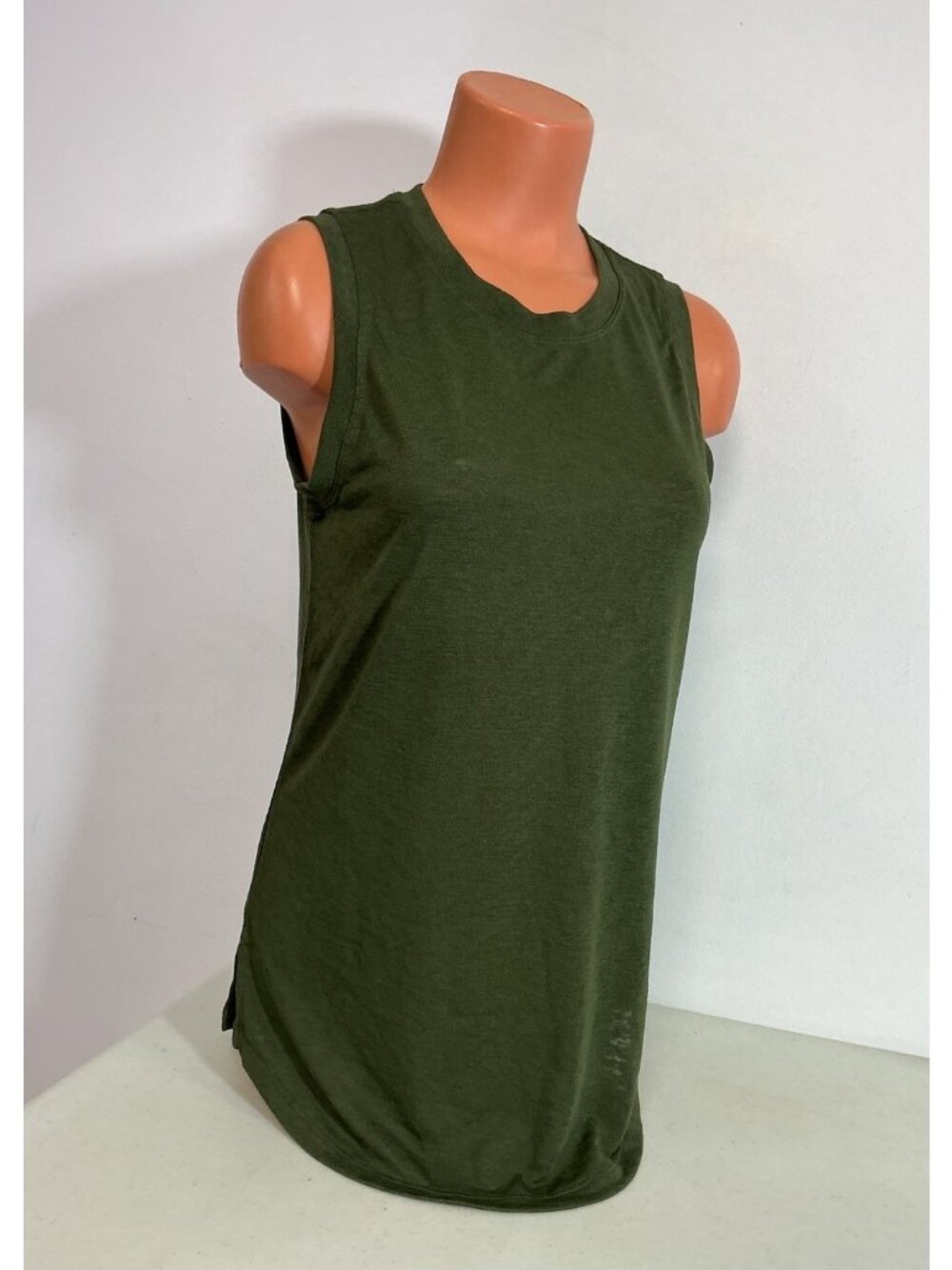Athleta Breezy Tank Top Womens Medium New